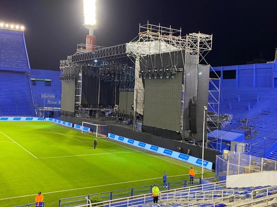 La Liga cruzó fuerte a Vélez por el escenario para recitales montado en ...