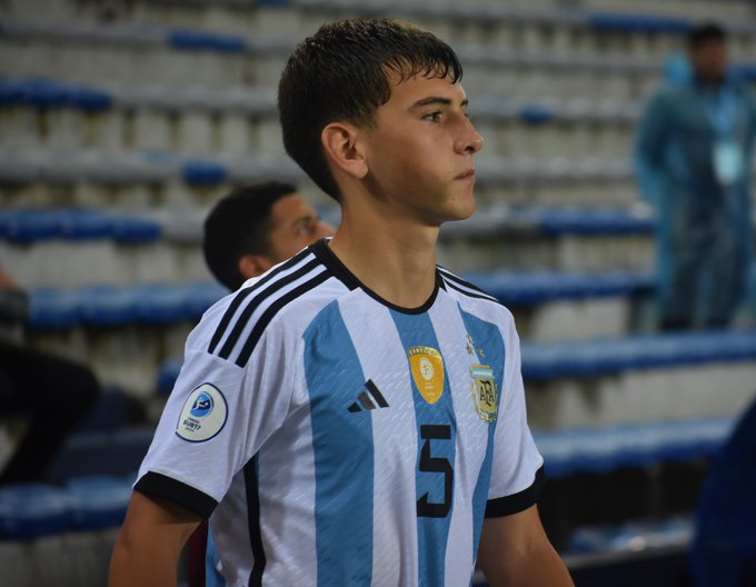 Camilo Rey se queda a fuera del Sudamericano Sub-17 tras lesión en su brazo.