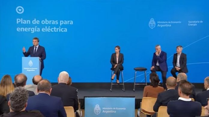 Massa, en la presentación del plan de obras en el CCK.