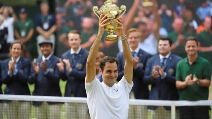 Federer lugeo de ganar por octava, y última vez, el torneo de Wimbledon.