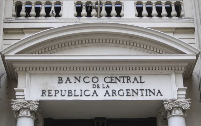 El BCRA estableció un plazo de dos días hábiles para comprar dólares para importaciones