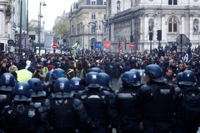 Nuevas protestas en Francia contra la reforma previsional.