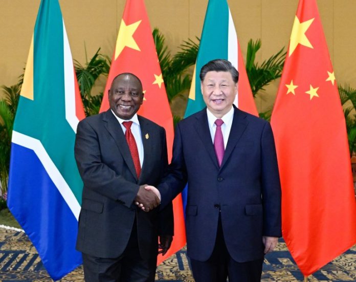 El presidente chino, Xi Jinping, y su homólogo de Sudáfrica, Cyrill Ramaphosa, coinciden en pedir por la paz en Ucrania