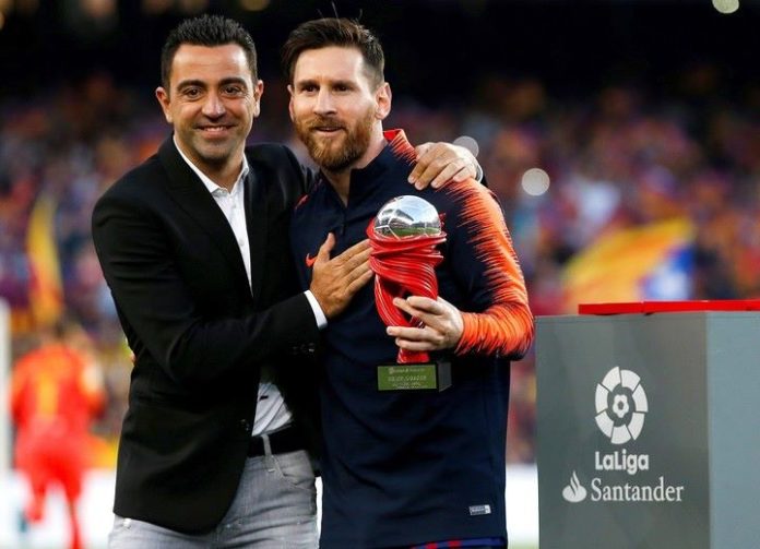 El entrenador de Barcelona, Xavi Hernández, consideró este lunes que la eventual vuelta al equipo de Lionel Messi, 