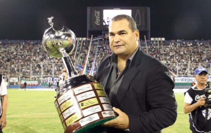 Chilavert buscará ser presidente de Vélez.