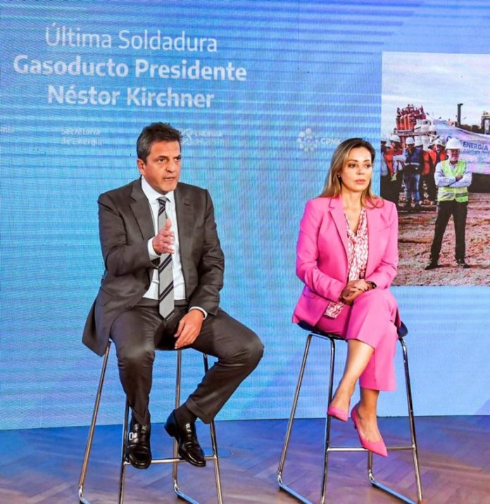 Sergio Massa, ministro de Economía, y Flavia Royón, secretaría de Energía.