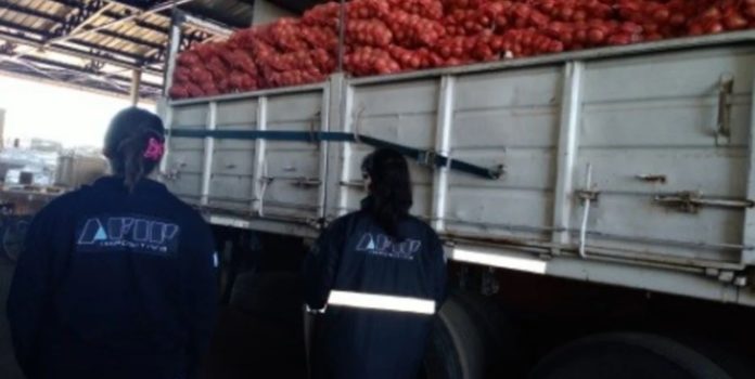 Los agentes detectaron irregularidades en la producción y comercialización de productos agrícolas.