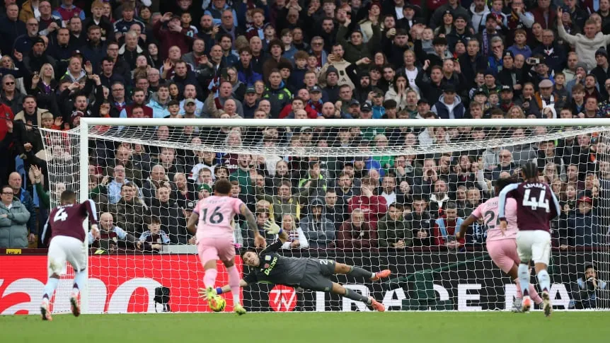 el-dibu-martinez-atajo-un-penal-en-el-aston-villa-vs-bournemouth-_862x485
