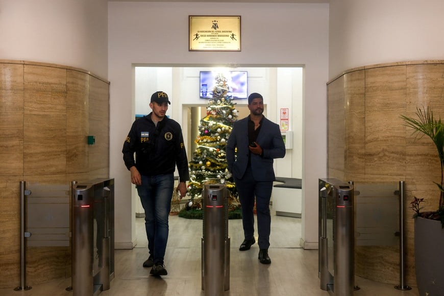 XTW8SBt8d_870x580__1