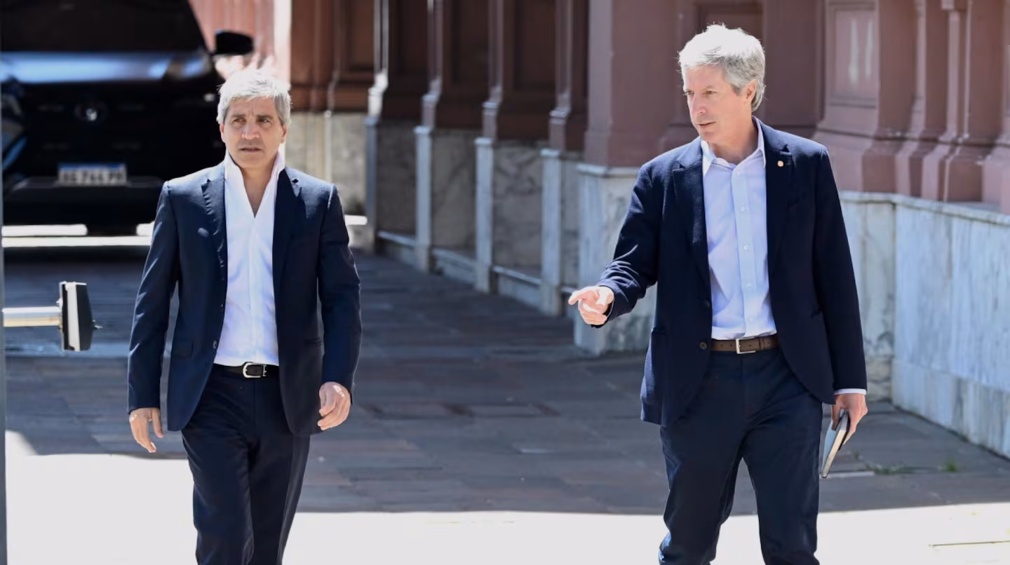 el-bcra-anuncio-que-las-bandas-de-flotacion-del-dolar-se-actualizaran-por-la-inflacion-mensual-desde-enero-foto-na-BGJKJ7VILRA6XHITFVUZOHVDZU