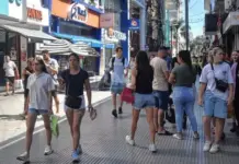 Servicios, alquileres y tarifas: el peso de los costos fijos impacta en el salario de los santafesinos