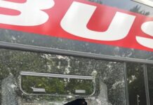 Clásico con violencia: así quedó el micro de Estudiantes tras el ataque de los hinchas del Lobo