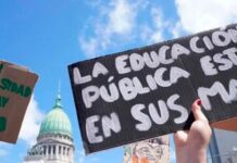 Docentes universitarios de todo el país paran en reclamo de mejoras salariales