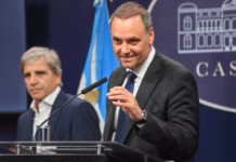 Adorni retoma este miércoles sus conferencias: será la primera luego de la polémica por sus vuelos