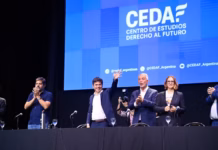 Kicillof llamó a construir un frente opositor y apuntó contra Milei