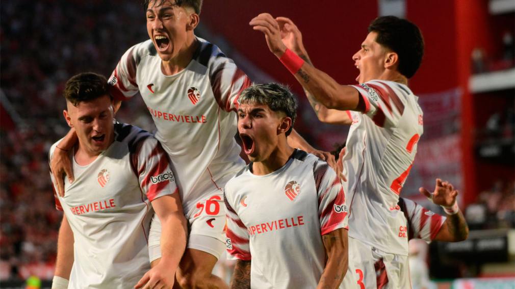 1010x567_estudiantes-festejo-548572-195028