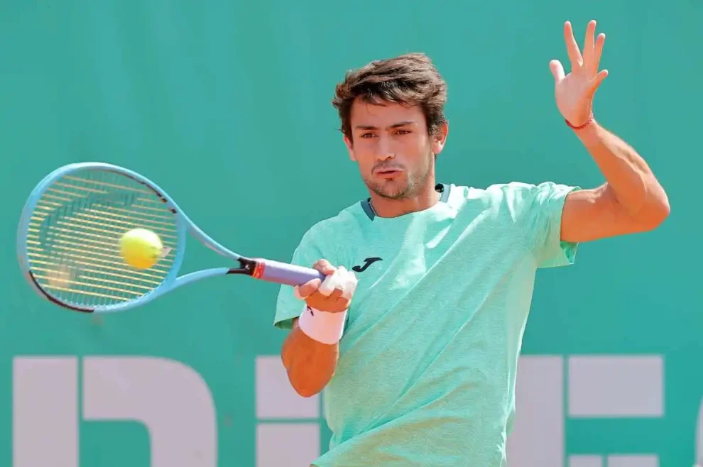 mensik-navone-roland-garros-2026-990x658