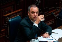 El oficialismo ratifica su apoyo a Adorni y traslada la definición al Congreso