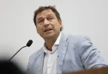 A tres meses del nuevo Seom, Fernández cuestionó un modelo de ciudad que recauda rápido y resuelve lento
