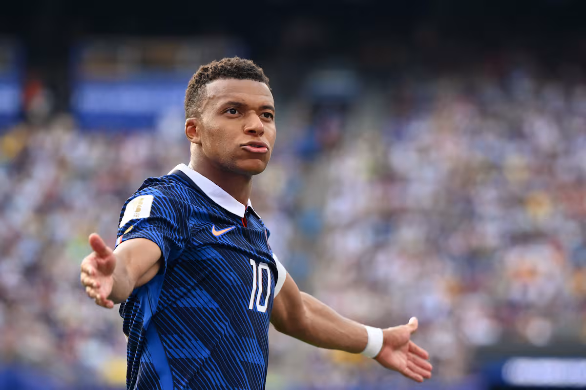 kylian-mbappe-quedo-en-el-centro-de-la-polemica-JZ2YMGG42FC65KBYLSZEZW6SPE
