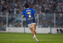 A estadio lleno: Pulga Rodríguez tuvo su despedida con la camiseta de Atlético