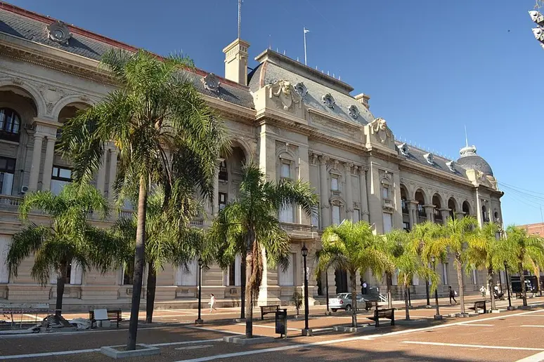 recorte-al-salario-estatal-sostiene-el-ajuste-en-santa-fe