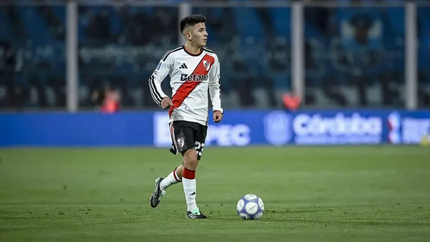 thiago-almada-entre-los-dichos-de-riquelme-y-su-chance-de-ganarse-a-la-gente-de-river-en-el-superclasico_862x485
